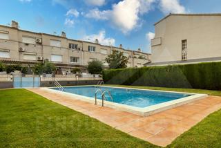 Casa adossada  Roma. Una casa cerca de la playa a precio de piso