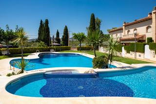 Reihenhaus in Roda de Barà. Casa con piscina comunitaria ideal para vivir