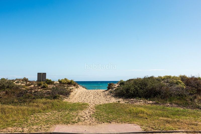 Foto 4010caf2-db94-4cbe-b253-718454605754. Casa adossada amb calefacció aparcament a Creixell