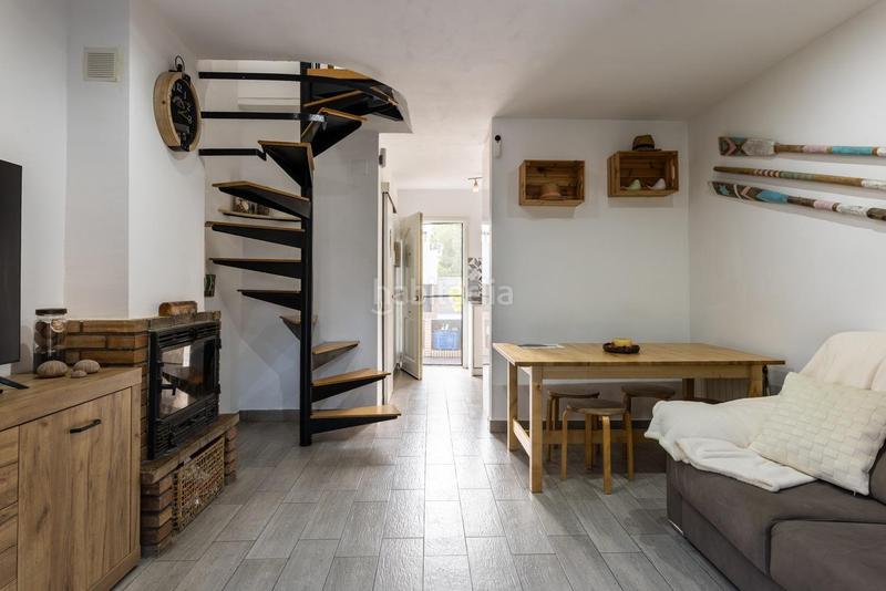 Foto 0590d6fc-b196-4e18-a74b-f58e30a3b21f. Casa adosada casa esquinera, muy cerca de la playa, ideal parejas en Vendrell (El)