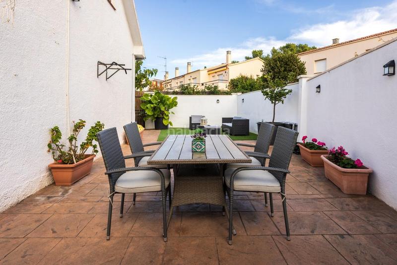 Foto 7571326f-dc4b-4525-b8a6-c1dea766a172. Casa adosada casa esquinera, muy cerca de la playa, ideal parejas en Vendrell (El)