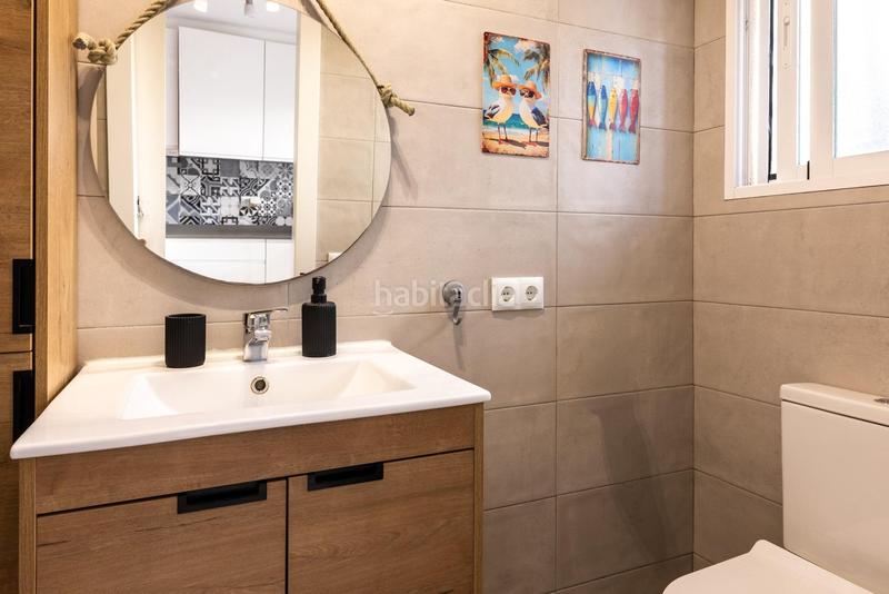 Foto 85b5081c-16c6-42da-ab65-65de32273220. Casa adosada casa esquinera, muy cerca de la playa, ideal parejas en Vendrell (El)