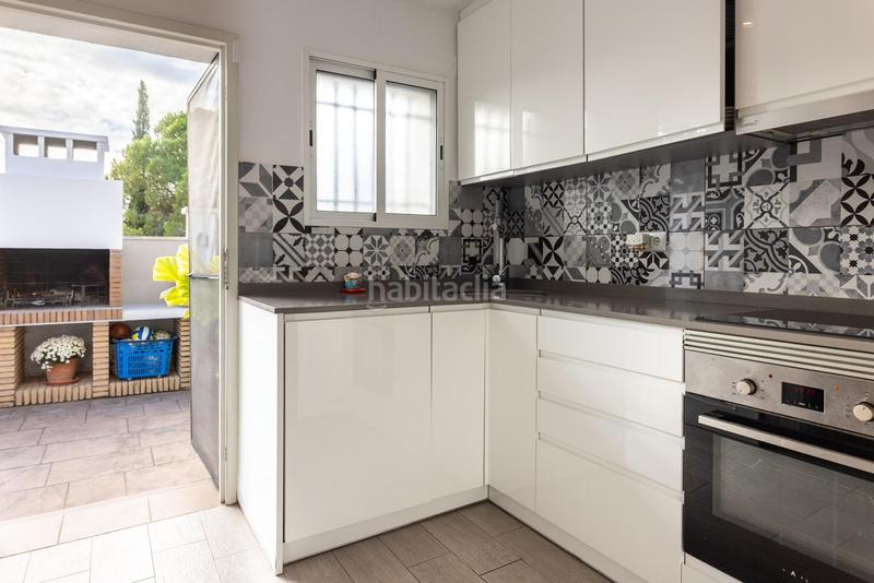 Foto bc1d5e16-c5ce-4ad8-950a-7e7af8742c58. Casa adosada casa esquinera, muy cerca de la playa, ideal parejas en Vendrell (El)