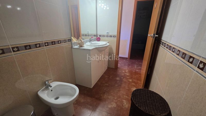 Foto 50d358b7-4244-4976-a9b4-36a54ce7c1ec. Casa aparellada amb aparcament a Bonastre