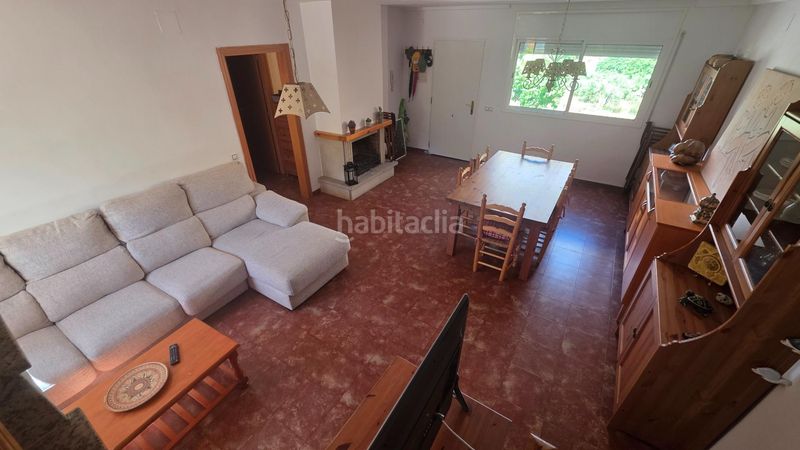 Foto e3c866f3-28d4-41ab-8f22-35090ec7f93e. Casa aparellada amb aparcament a Bonastre