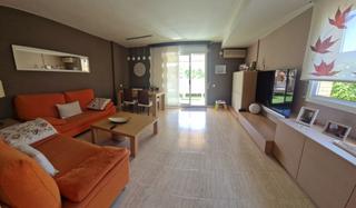 Casa adossada a Cunit Residencial. Chalet adosado esquinero en la mejor zona de cunit.