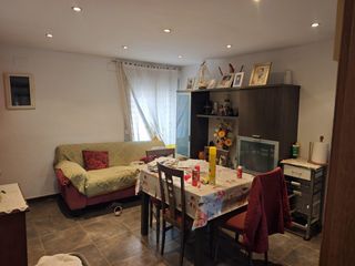 Etagenwohnung in Sallent. Piso reformado en sallent,