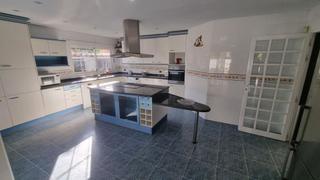 Chalet en El Grao. Villa en venta en grao de castellón  pinar, 9 dormitorios.