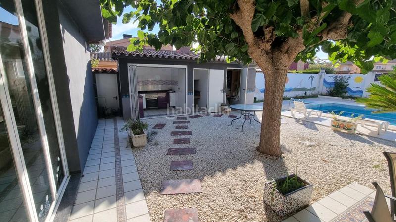 Foto b0cf3540-cd3c-4469-b3fc-045cf700fbba. Chalet villa en venta en grao de castellón pinar, 9 dormitorios. en Castellón de la Plana