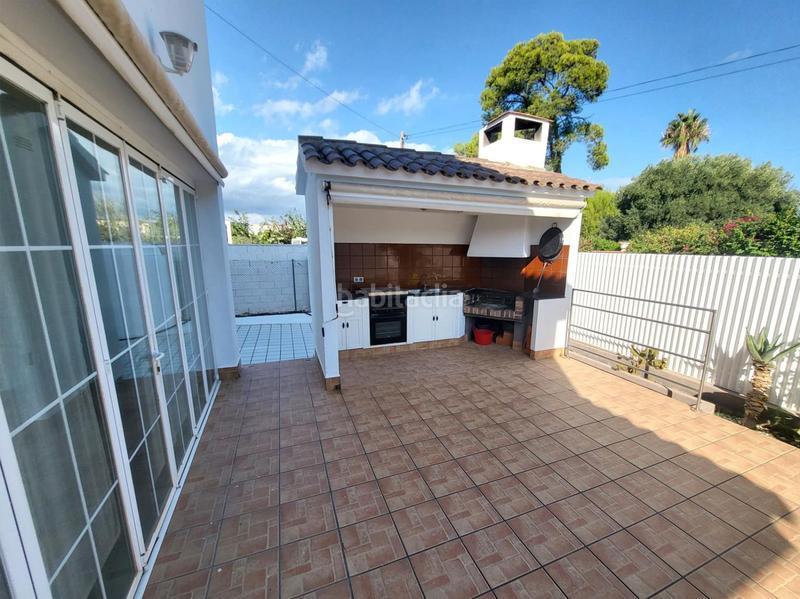 Foto cd250edd-44fd-459a-9a19-3f5a4857c2eb. Chalet villa en venta en grao de castellón pinar, 9 dormitorios. en Castellón de la Plana