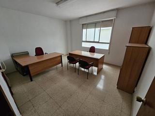 Geschäftsraum  Navarra. Local en venta en centro, 1 dormitorio.