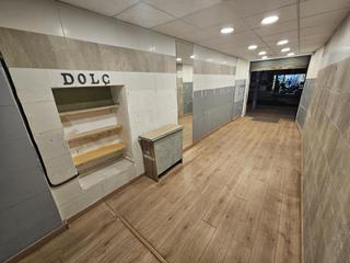 Miete Geschäftsraum in Navarra 110. Local en alquiler en centro, 1 dormitorio.