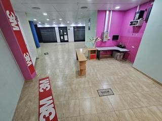 Lloguer Local Comercial a Valencia 110. Local en alquiler en avda. valencia, 6 dormitorios.