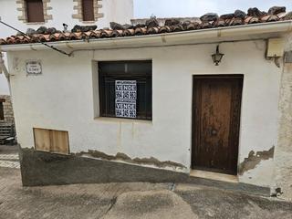 Casa a Esglesia 7. Casa en venta en chodos  xodos, 5 dormitorios.