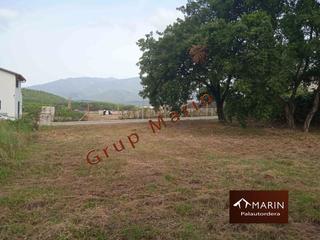 Terreny residencial  Carrer alzina. Preciosa parcela plana