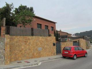 Casa en Carrer can genissó 9. Casa alquilada en martorelles