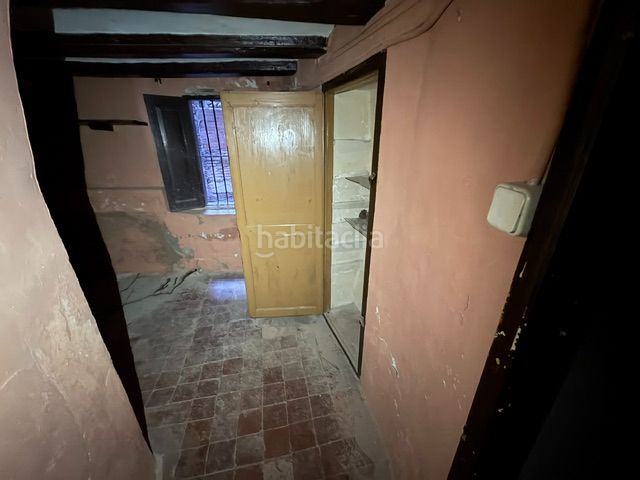 Foto 50b6058c-4e75-48ca-8955-474a6988156d. Edificio en plaça font del lleó 13 edificio a reformar en Caldes de Montbui