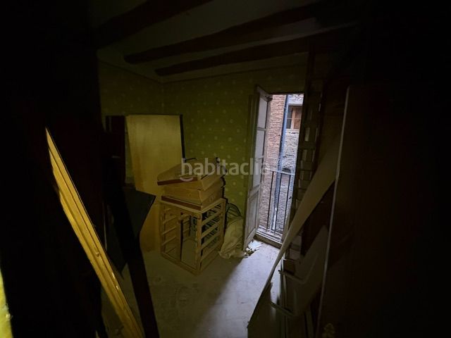 Foto 641fcbcc-747d-4db3-9665-b79f345204dd. Edificio en plaça font del lleó 13 edificio a reformar en Caldes de Montbui