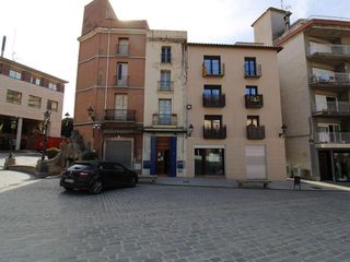 Edificio in Plaça font del lleó 13. Edificio a reformar en caldes de montbui