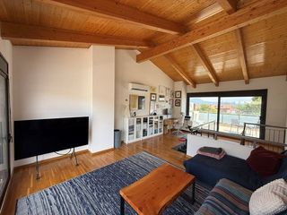 Casa a schiera in Sant Esteve de Palautordera. Adosada esquinera con zona comunitaria con piscina