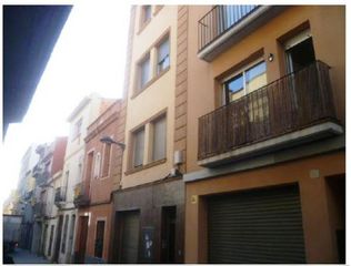 Building in Carrer Santa Marta 28
