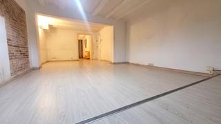 Piso  Barcelona - cl joaquin costa. Piso y local en el centro de barcelona