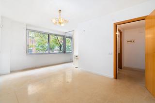 Appartement  Barcelona - cl viladrosa. Piso muy luminoso de 2 habitaciones en la properitat