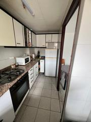 Pis  Barcelona - cl flors. Piso de 4 habitaciones a reformar junto el parallel