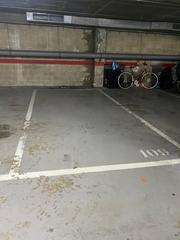 Car parking in La Vila Olímpica del Poblenou. Parking en venta en la vila olímpica