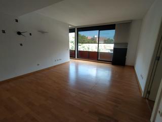 Alquiler Piso  Barcelona - avinguda bogatell. Precioso piso de 4 habitaciones todo exterior