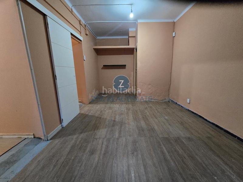 Foto 9bb5f29f-630f-4ad7-aa35-a4e3b40b65b9. Business premise in La Bordeta Barcelona