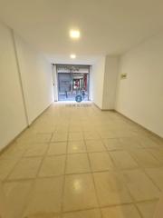 Location Local commercial  Carrer llobregat. Local comercial en alquiler