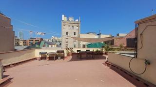 Pis a Barceloneta. Estupenda terraza comunitaria!!!