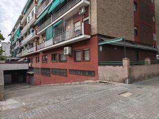 Parking voiture dans Sant Roc