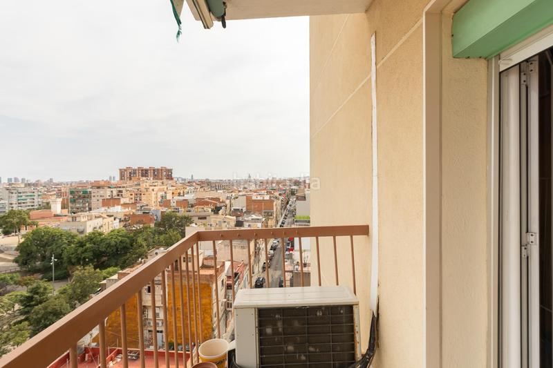 Foto dc4efa2f-aa5d-464c-bcbb-c5bcfc193446. Piso en Llefià Badalona
