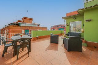 Ático en Llefià. Ático con gran terraza de 35mt2  en carretera antigua de valenci