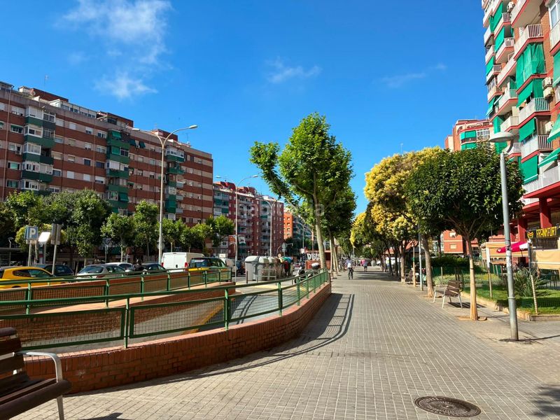 Foto 24c2c5f5-4bd4-4fb9-aa33-b268eaf5beb3. Aparcament cotxe a Llefià Badalona