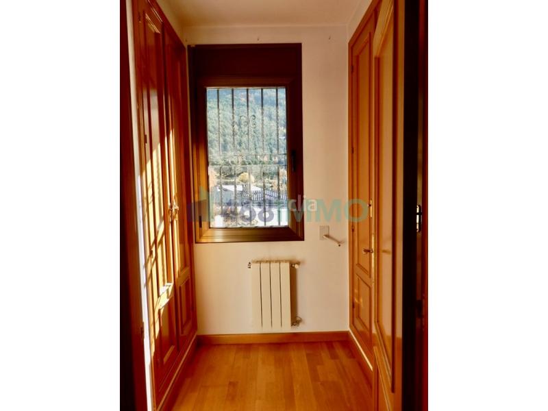 Foto ab3a21fc-ef3d-4d13-a6c9-73143fd49eda. Casa adosada chalet adosado en venta en Engolasters Escaldes-Engordany