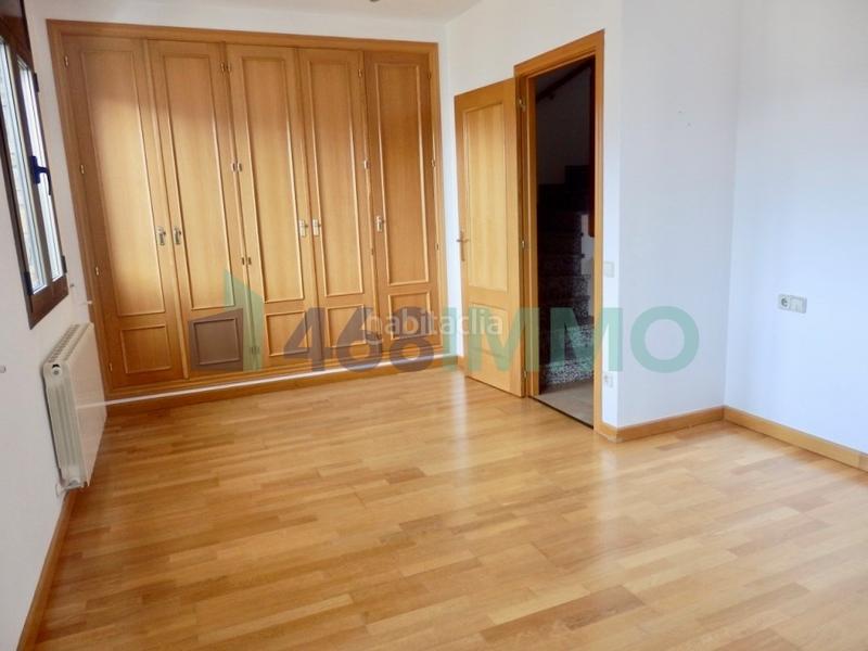 Foto fc5e566c-c744-40c0-aaf7-bf104c5da83d. Casa adosada chalet adosado en venta en Engolasters Escaldes-Engordany