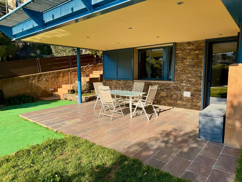 Foto 2b9bde03-fd3e-4f22-8032-bd05dd3010a1. Casa adossada amb calefacció aparcament piscina a Llançà