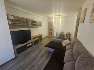 Lloguer Pis a Avinguda catalunya 13. Piso de 3 hab. solo para estudiantes.