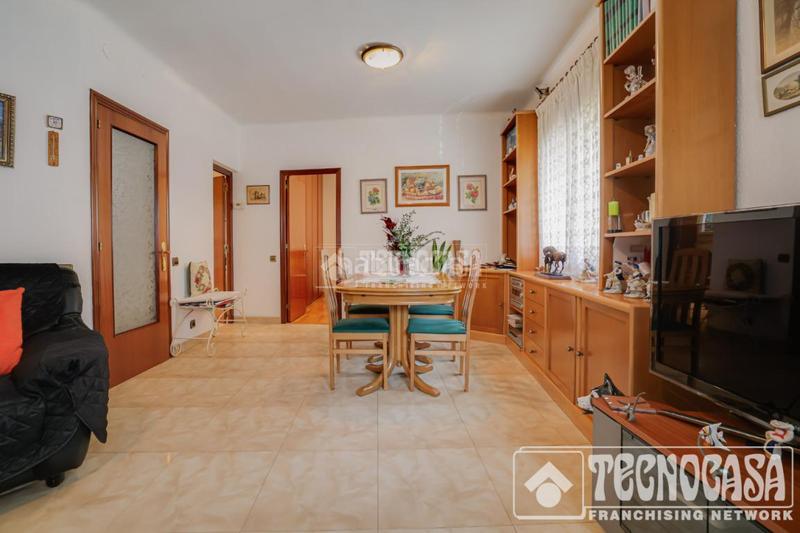 Foto 2b75cfbe-9d73-45d8-ac19-4114392b5372. Casa bifamiliare con riscaldamento in Riu Sud Santa Coloma de Gramenet