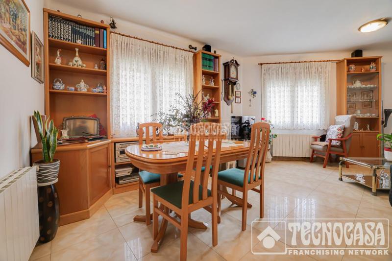 Foto 3cfffd4a-b8f3-44fd-8042-ef31622d1ef9. Casa bifamiliare con riscaldamento in Riu Sud Santa Coloma de Gramenet