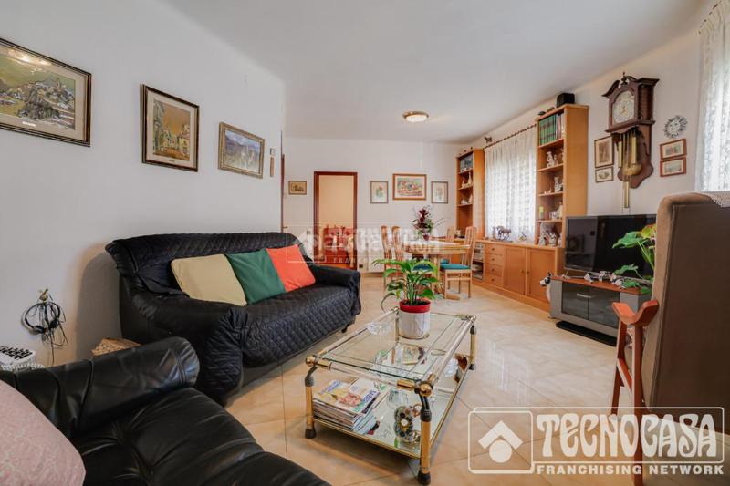 Foto 3e8b2afb-f226-472a-98bd-a415e8ca2944. Casa bifamiliare con riscaldamento in Riu Sud Santa Coloma de Gramenet
