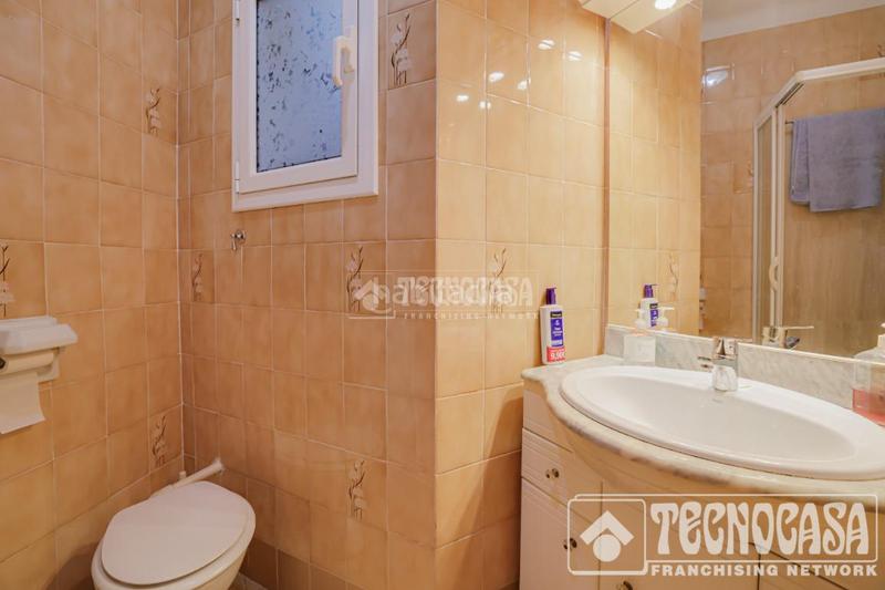 Foto 80a81b43-cdc8-4e69-9cf7-fd6d6031232b. Casa bifamiliare con riscaldamento in Riu Sud Santa Coloma de Gramenet