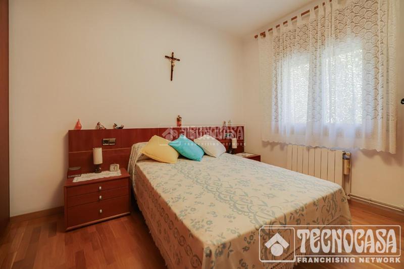 Foto ef1e8b93-5f6d-42e1-854c-7b59f8f896cf. Casa bifamiliare con riscaldamento in Riu Sud Santa Coloma de Gramenet