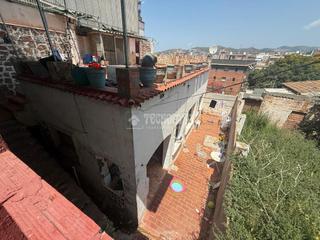 Maison jumelée à El Raval. Casa en venta en santa coloma de gramenet