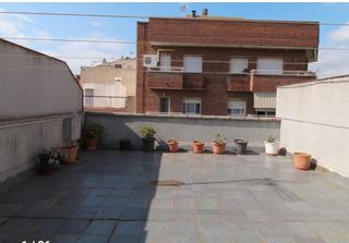 Casa adosada  D'iscle soler. Luminosa  casa en el pedró. 3 plantas , solarium-terraza de 50 m
