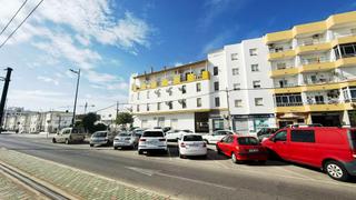 Appartamento in Núcleo urbano. Piso listo para entrar a vivir con terraza acristalada cerca del