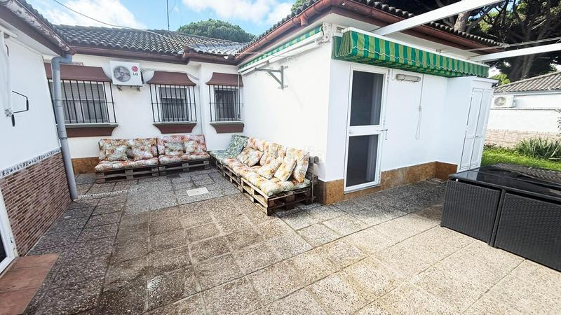 Foto b5d959a6-37a8-4a55-90e9-44f7eca2803c. Xalet amb calefacció aparcament piscina a Las Lagunas - Campano Chiclana de la Frontera